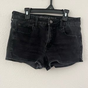 American Eagle. Size 8. High rise shortie. 360° super stretch. Black